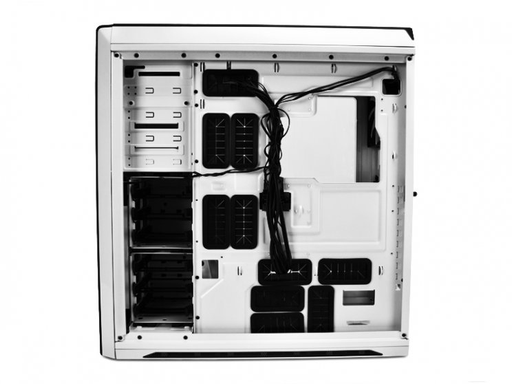 Az NZXT bemutatta új Switch 810 számítógépházát - 2. kép