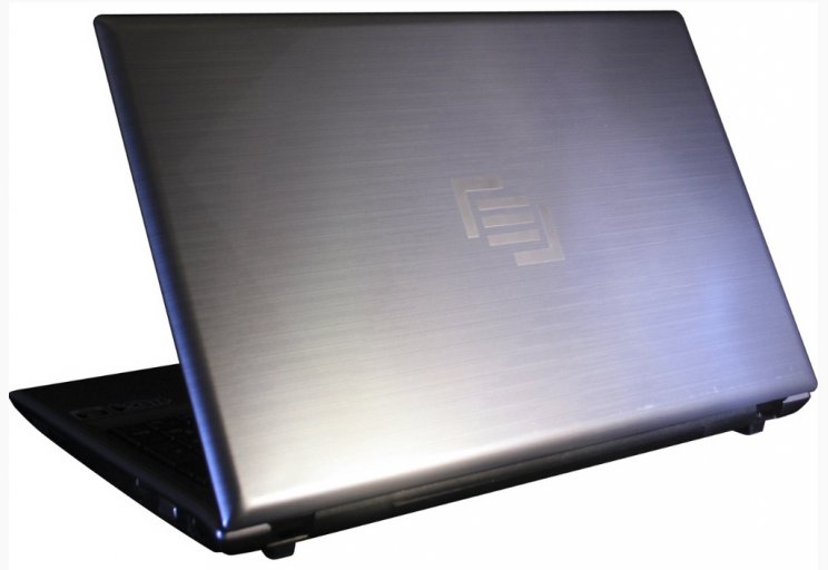 Bemutatkozott a Maingear új Vybe 15 laptopja - 2. kép