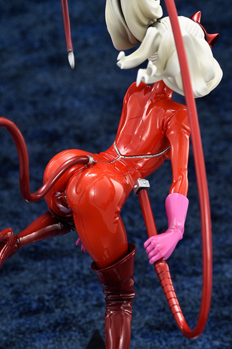 Ez a Persona 5 figura minden férfirajongó álma! - 3. kép