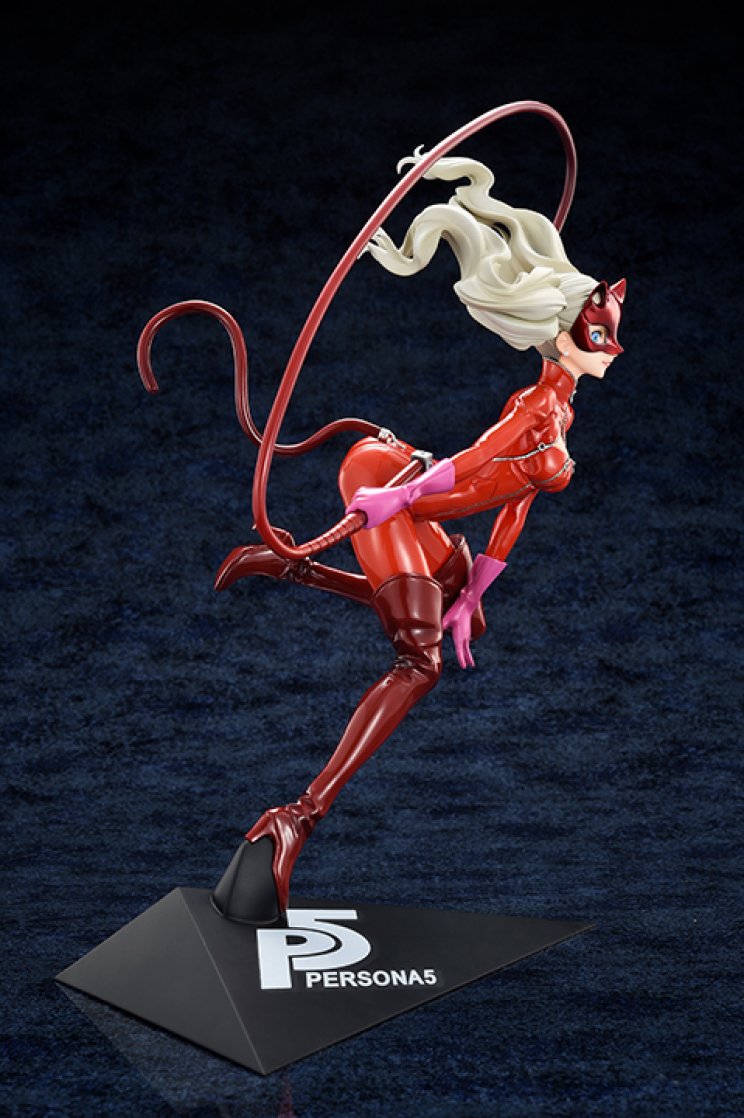 Ez a Persona 5 figura minden férfirajongó álma! - 5. kép