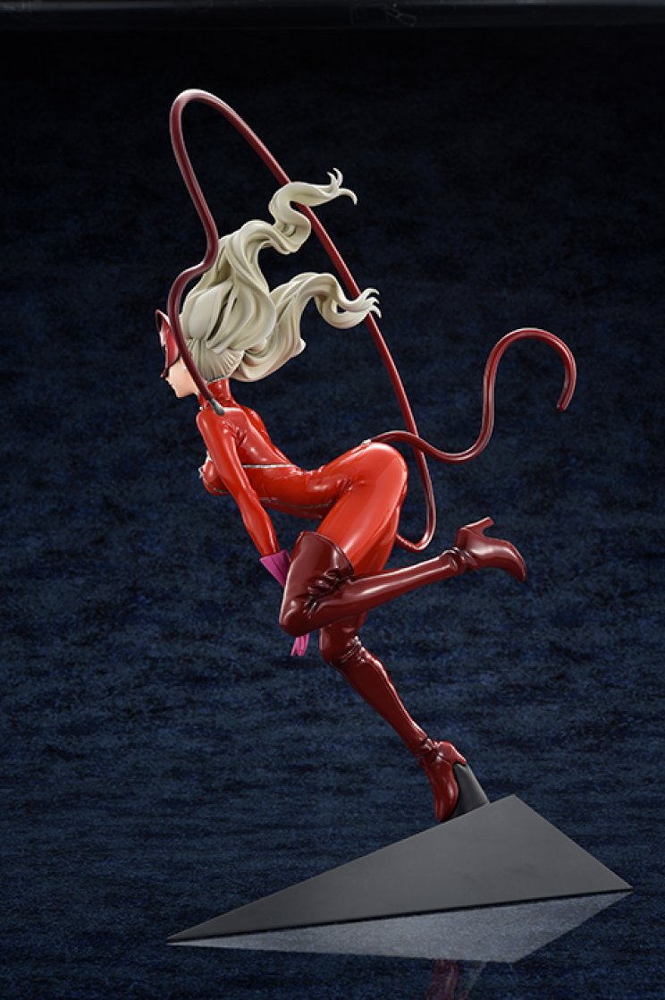 Ez a Persona 5 figura minden férfirajongó álma! - 7. kép