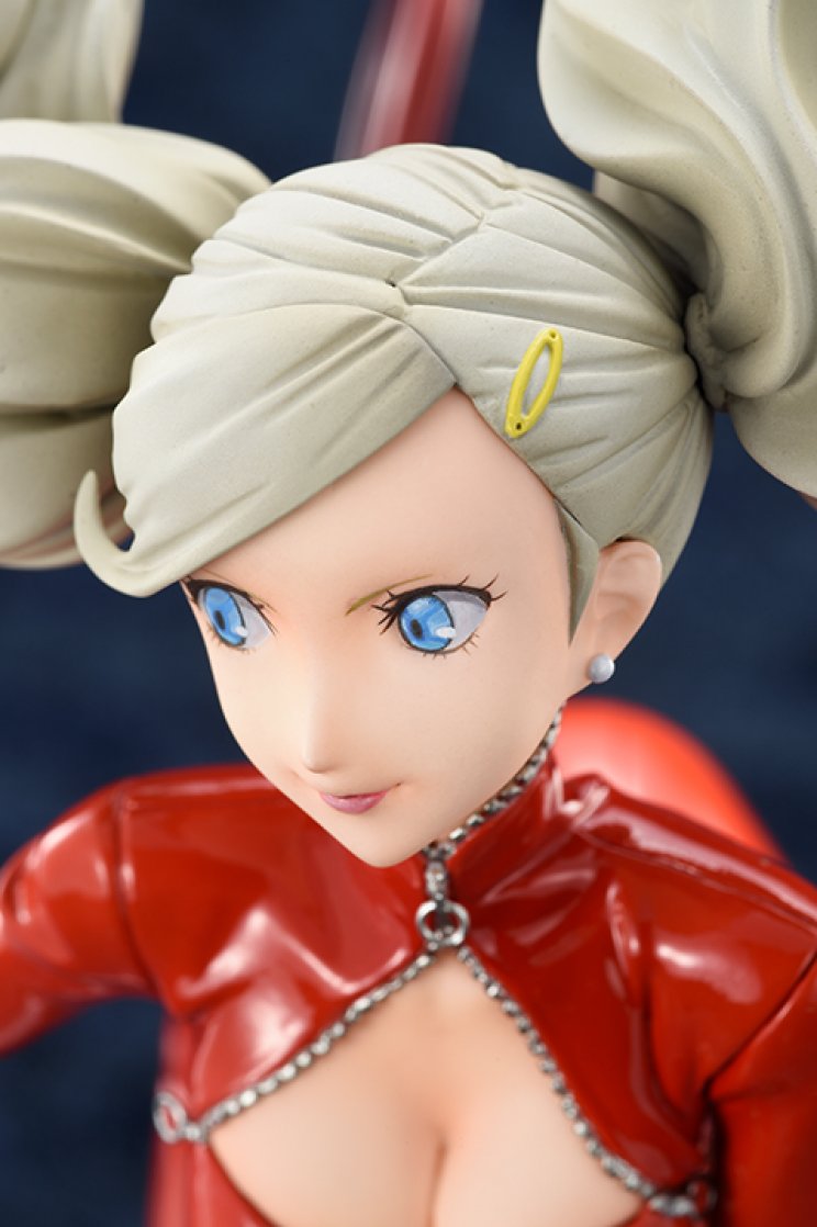 Ez a Persona 5 figura minden férfirajongó álma! - 9. kép
