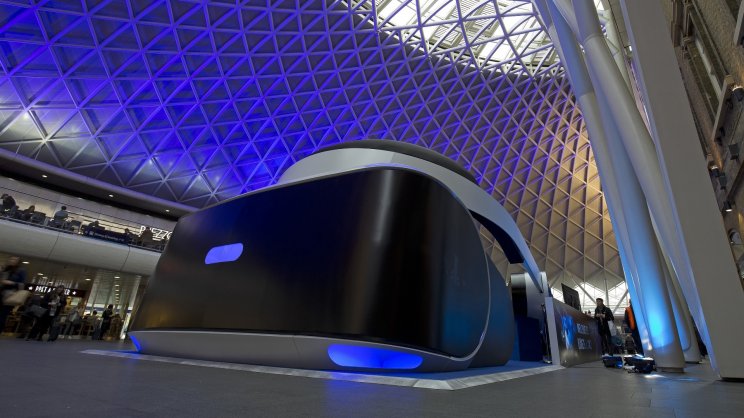 Gigantikus méretű PlayStation VR-t állított ki Londonban a Sony - 2. kép