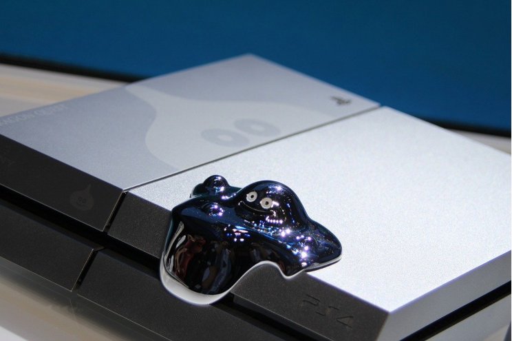 Így néz ki a szürke PS4 egy mosolygó higanytócsával a tetején - 6. kép