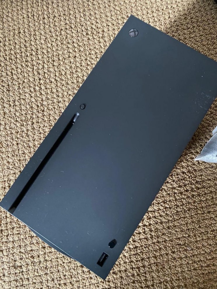 Jó minőségű fotót kaptunk az Xbox Series X prototípusáról - 2. kép