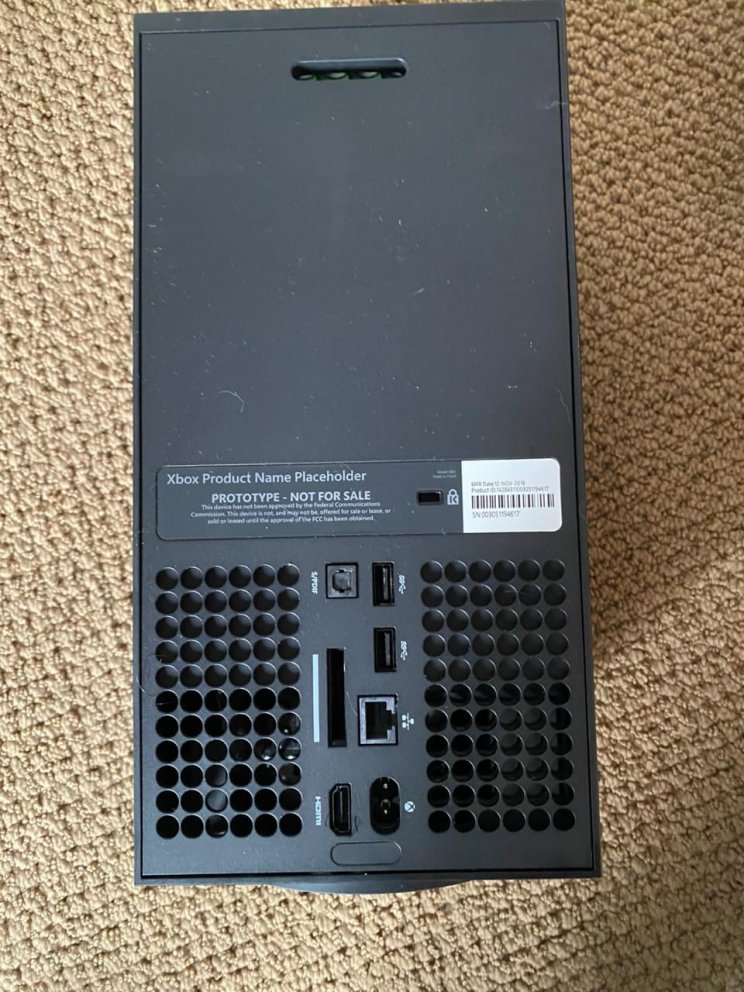 Jó minőségű fotót kaptunk az Xbox Series X prototípusáról - 3. kép