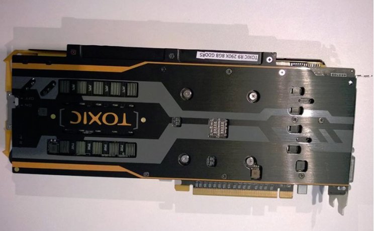 Képeken a 8GB-os Sapphire Radeon R9 290X Toxic és Vapor-X - 3. kép