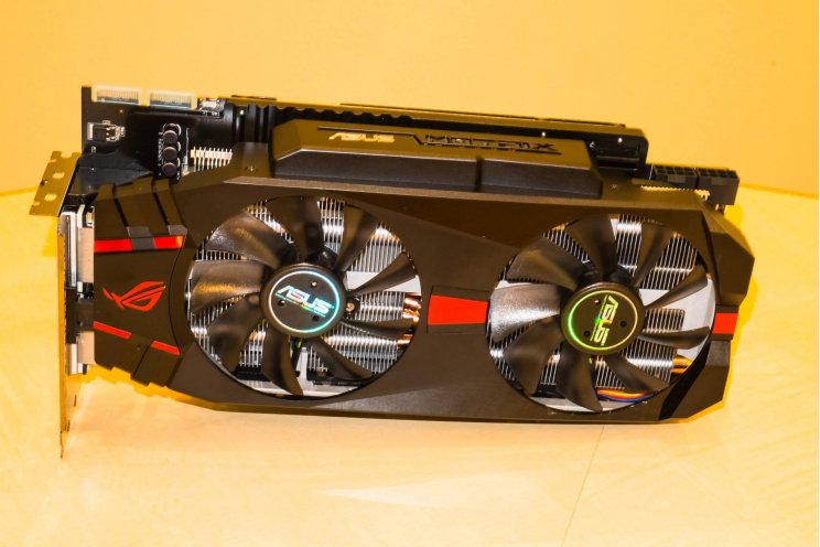Képeken az ASUS Radeon R9 280X MATRIX - 2. kép