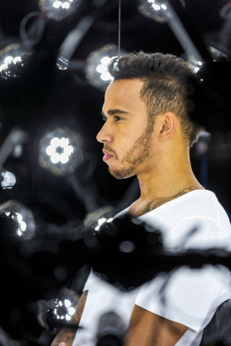 Kiderült, hogy mit csinál Lewis Hamilton a Call of Duty: Infinite Warfare-ban - 5. kép