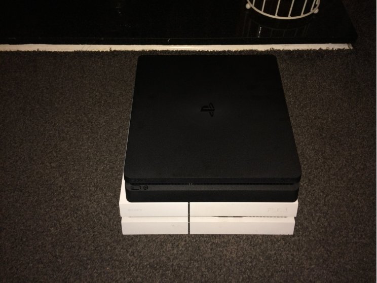 Kiszivárogtak az első képek a vékonyított PS4-ről - 8. kép