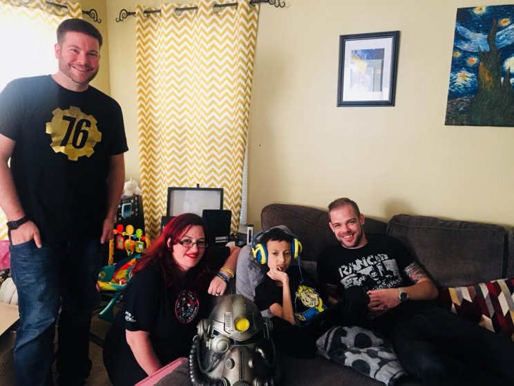 Megható: egy súlyosan beteg kisfiúnak házhoz vitte a Bethesda a Fallout 76-ot - 6. kép