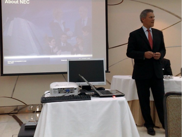 Virtuális PC központ a NEC-től - 3. kép