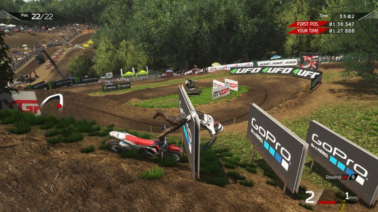Nem, ez nem egy T-1000-es. Ez az MXGP 2 fizikája.