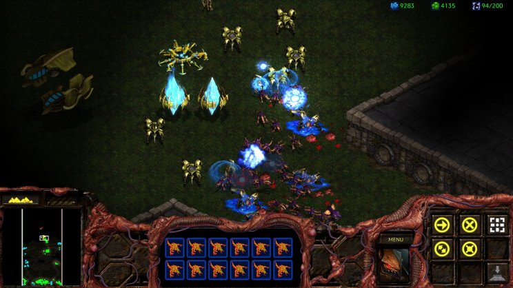 A Protoss-oknál még a tűz is kék.