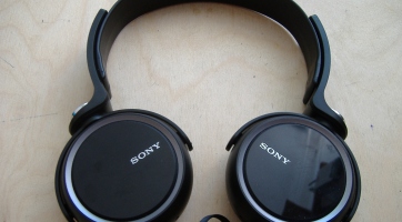 Középkategóriás agyturmix: Sony MDR XB-400