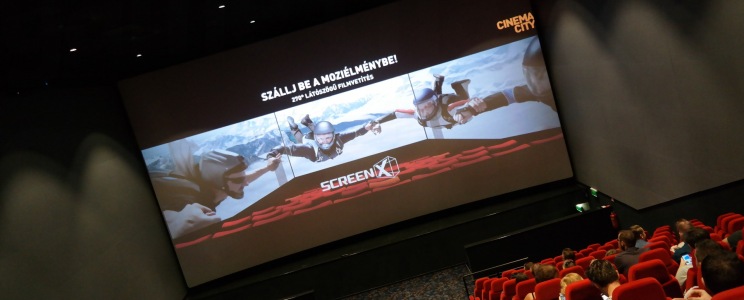 Kiterjesztett valóság a moziban - megnyílt az első ScreenX moziterem Budapesten