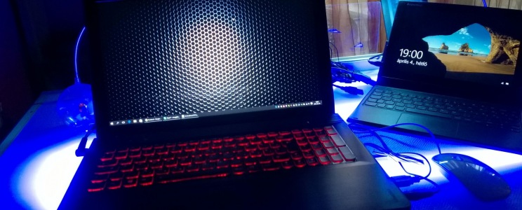 Menő geek számítógép asztal készítése házilag