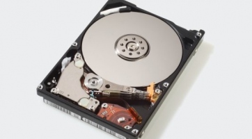 500 GB-os Hitachi merevlemez laptopokba