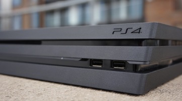 A járvány miatt csúszott a PS4 Pro javítása, de ajándékkal kedveskedett a Sony