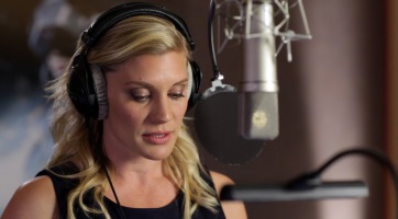 Az angyaltorkú Katee Sackhoff az EVE: Valkyire legutóbbi trailerének főhőse