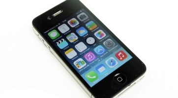 Az iPhone 4 készülékeken nem zökkenőmentes az Apple új rendszere