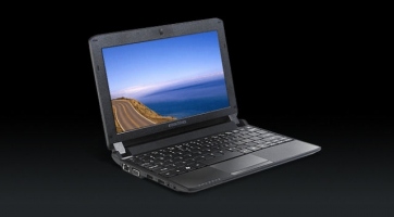 Az eMachines piacra dobta új eM305-2074 netbookját