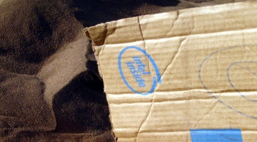 Az Intel a kartellügyi meghallgatás elhalasztását kéri az EU-tól