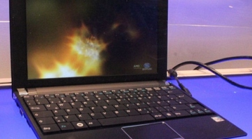 CeBIT 2010: A Sapphire bemutatta új N450-es netbookját