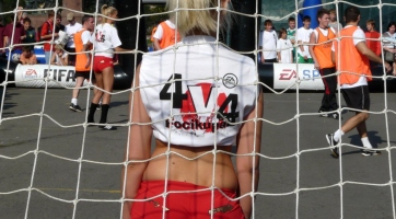 CKM csajok, Majka, Lola, Gáspár Laci - és Fifa 09 a 4v4 focikupán