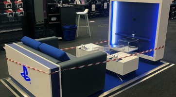 Egy komplett nappalit épít fel a Sony a PS5 demó kioszkjaként
