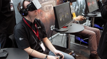Egymilliárd embert akar összekapcsolni az Oculus VR