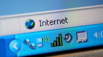 Egymilliárd internetező, négymilliárd telefon