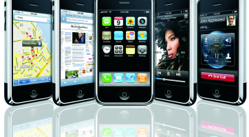 Ezrek álltak sorban az iPhone 4S-ért Nagy-Britanniában