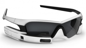Google Glass riválisba fektet az Intel