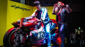 Hideo Kojima a saját szemével is megnézte a Cyberpunk 2077 standját a TGS 2019-en