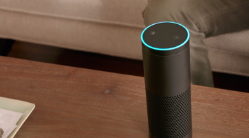 Intelligens hangszórót helyezne el nappalinkban az Amazon