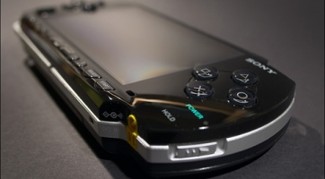 Japán hardver front: Tovább aláz a PlayStation Portable