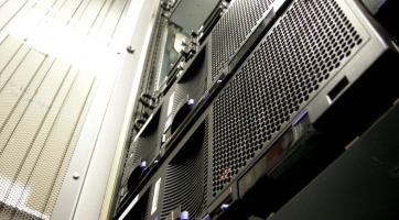 Jelentős szerverkonszolidáció az IBM adatközpontokban