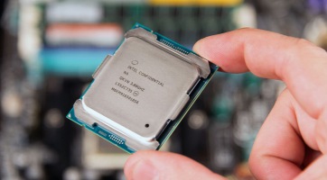 Kamera elé került két Z270-es ASRock alaplap