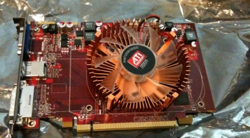 Képeken az új Radeon HD 5670-es gyorsító