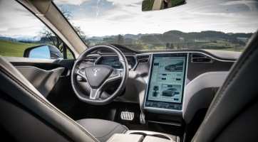 Klasszikus Atari-játékok érkeznek a Tesla elektromos autóihoz