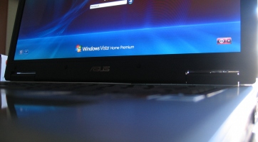 Négy golyót eresztettek a rosszul működő Vistás PC-be