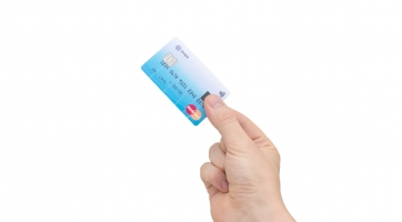 NFC-vel és ujjlenyomat-olvasóval újít a MasterCard