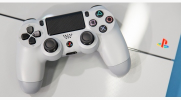 Nyerj most 20. évfordulós jubileumi PS4-et!