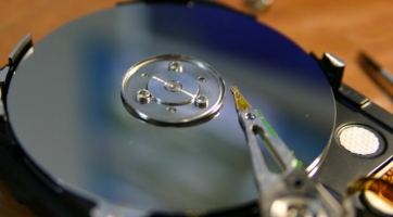 Nyugdíjba helyezi az IDE HDD-ket a Seagate