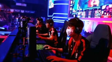 Online formában folytatják a League of Legends kínai profi bajnokságát