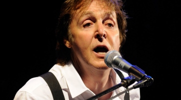 Paul McCartney zenét komponál a Bungie-nak