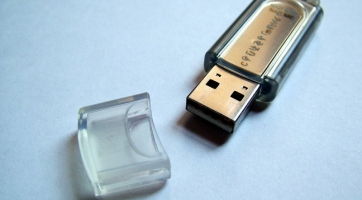 Pendrive-méretű és alakú Linux-PC