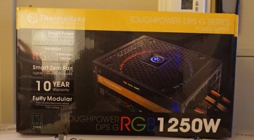 RGB világítással érkezik a Thermaltake új tápegysége