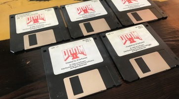 Több mint 850 ezer forintért keltek el a Doom 2 eredeti floppy lemezei